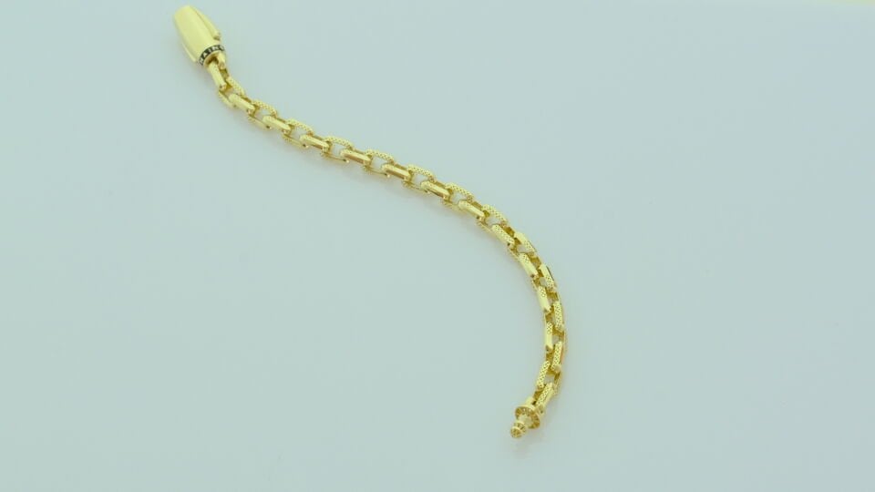 Özel Tasarım Siyah Detaylı Zincir Model Altın Bileklik