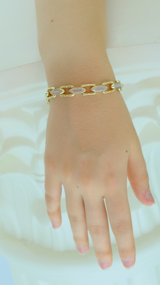 Özel Tasarım Taş İşlemeli Oval Halkalı Altın Bileklik