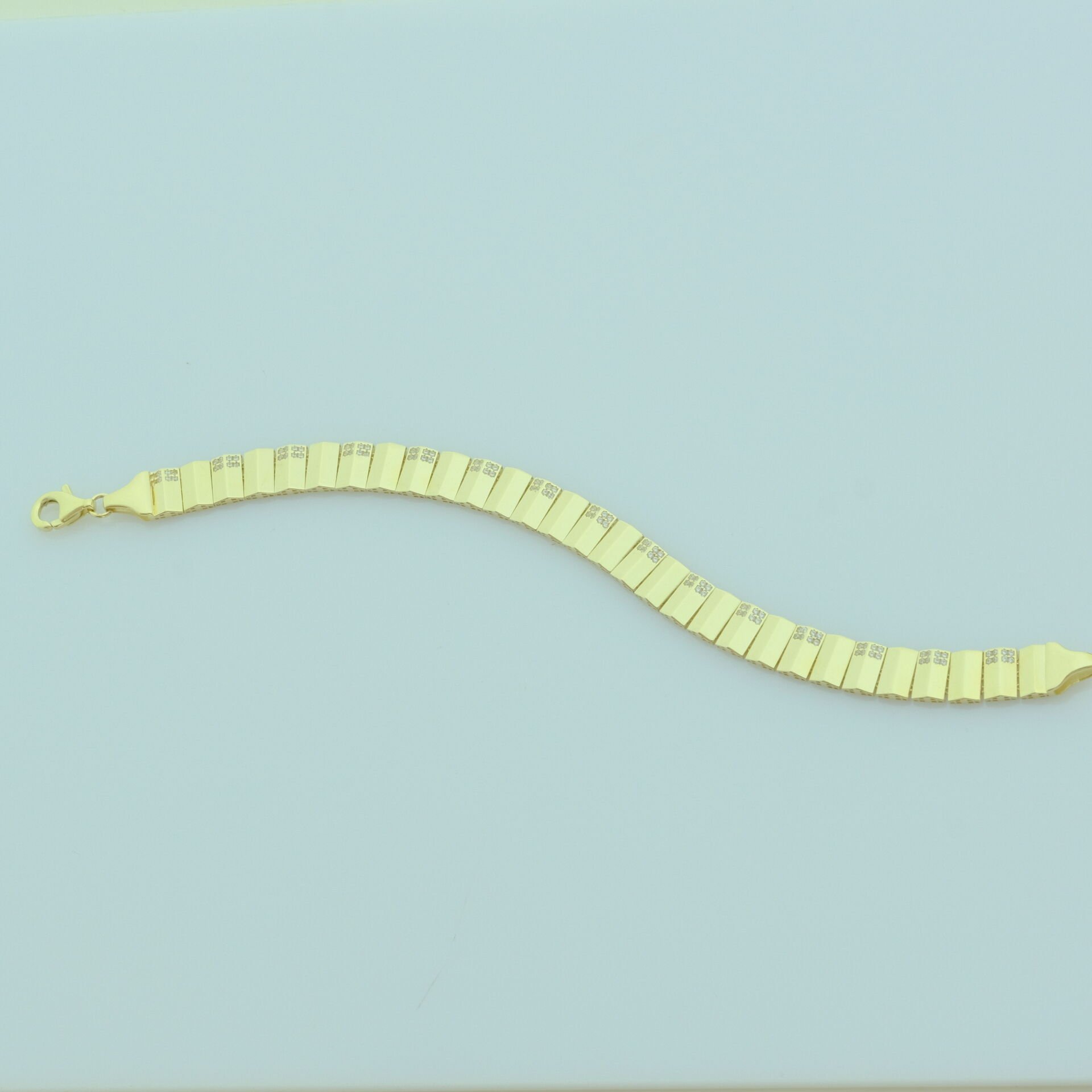 Altın Işıltı Adımları Bileklik