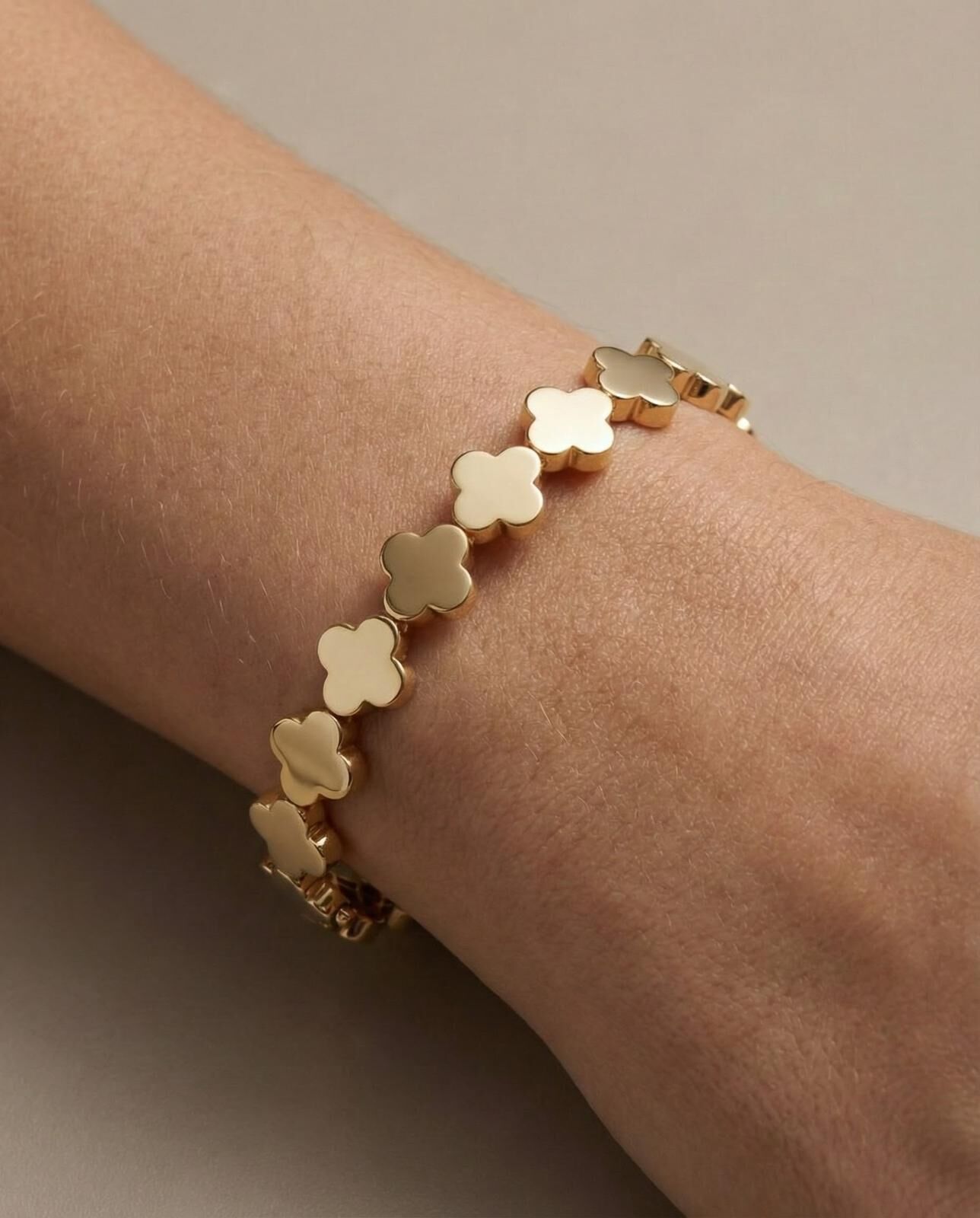 Yonca Sıra Kelepçe