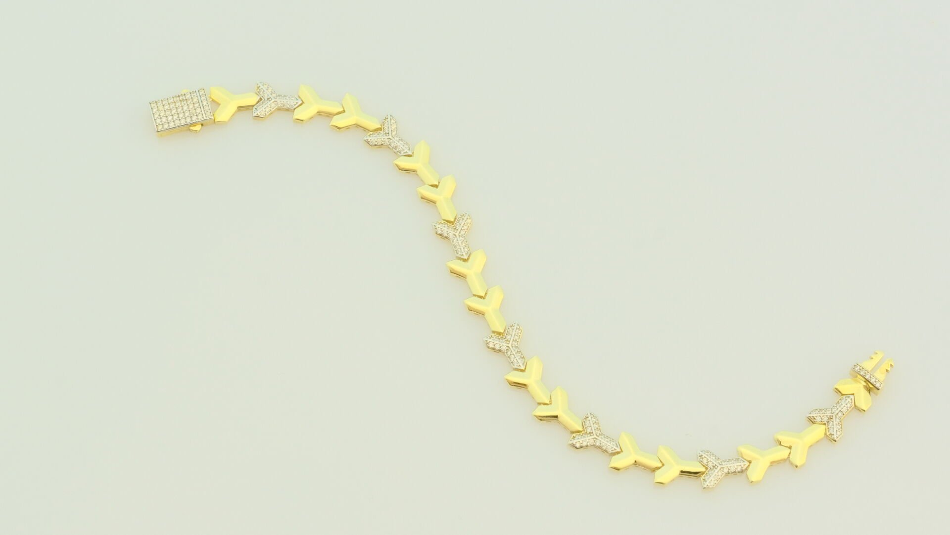 Taşlı Zikzak Desenli Altın Bileklik