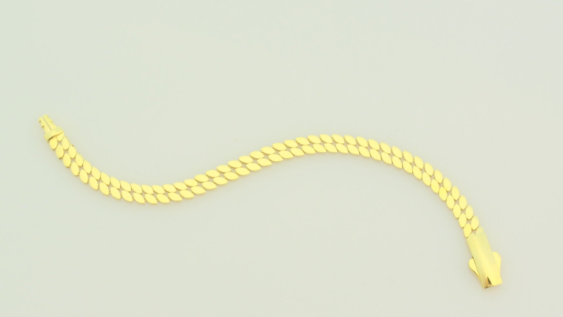 Yaprak Formlu Klasik Altın Bileklik