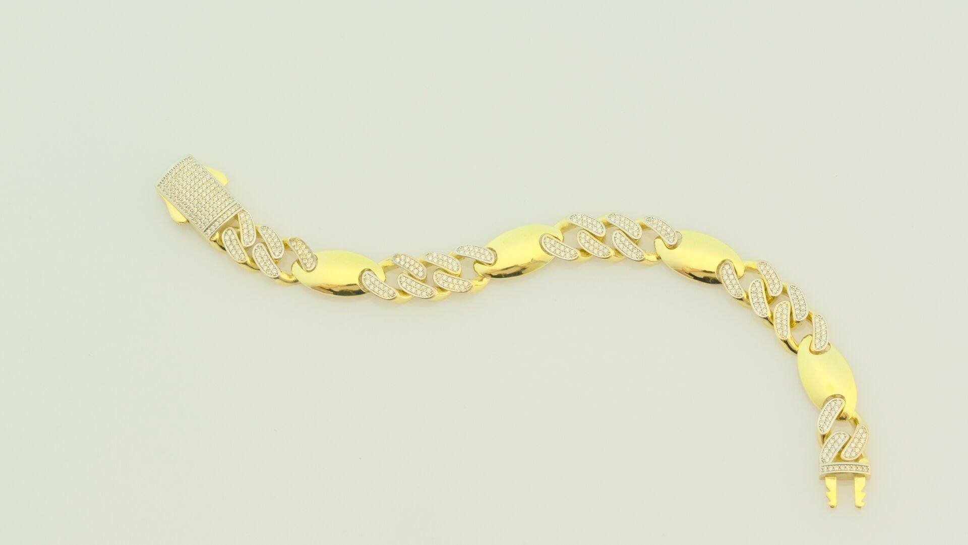 Taş İşlemeli Oval Detaylı Altın Bileklik