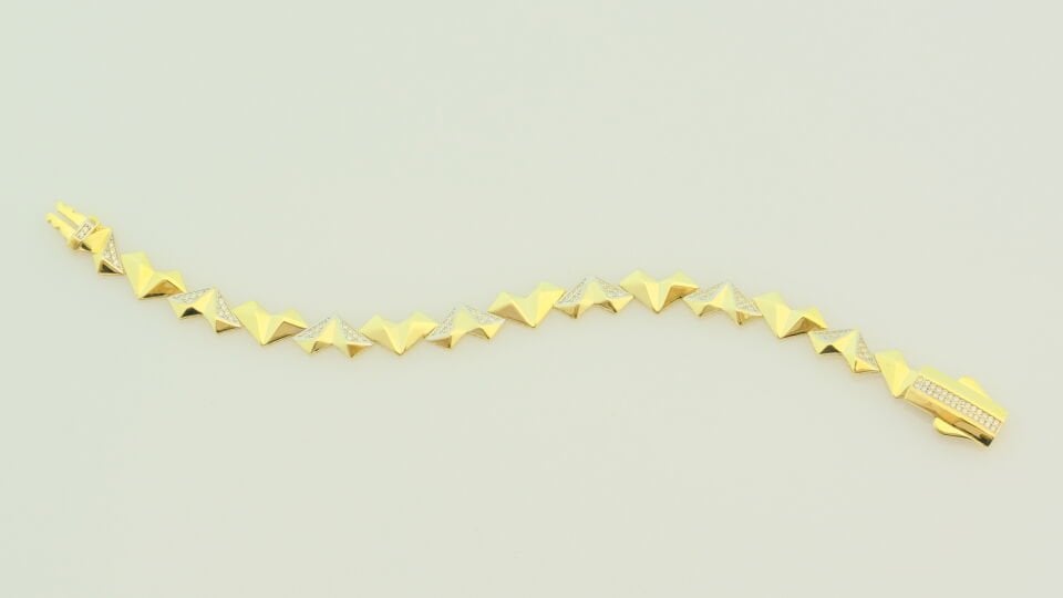 Piramit Formlu Taş Detaylı Altın Bileklik