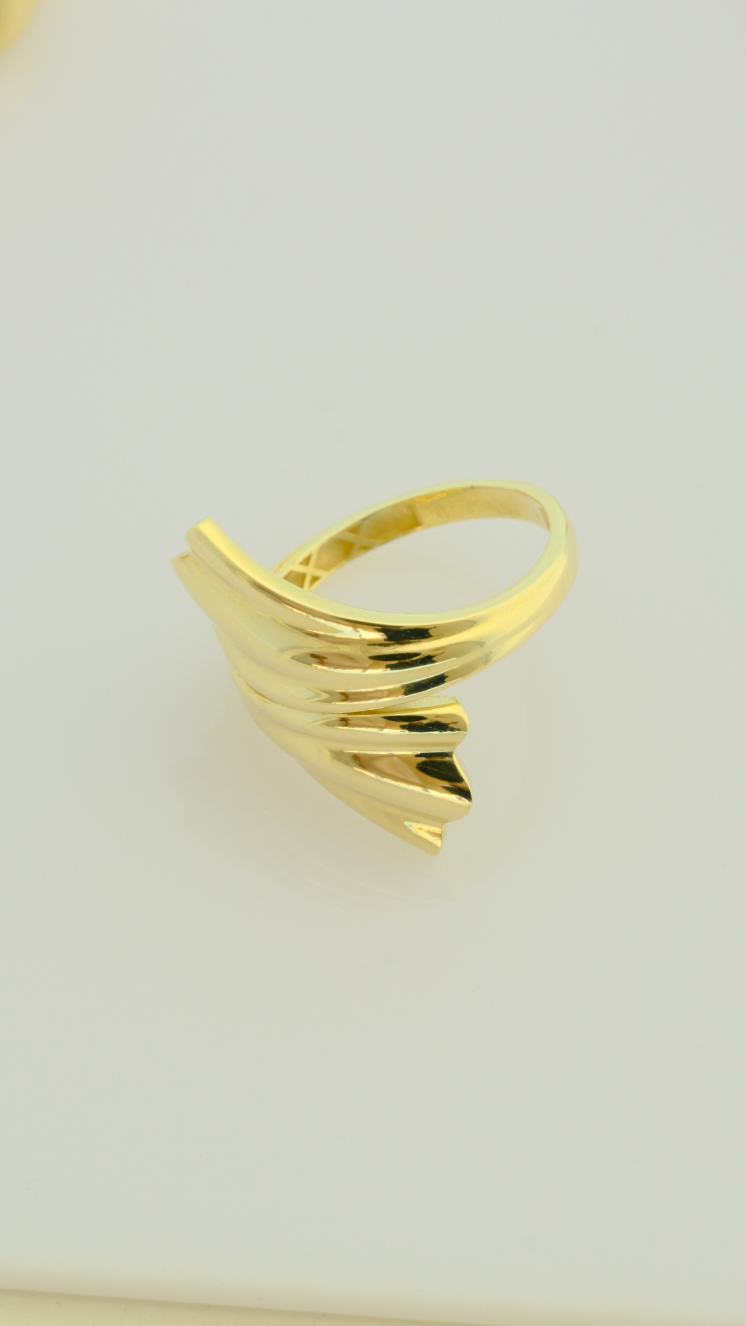 Altın Rüzgâr Esintisi Modern Yüzük