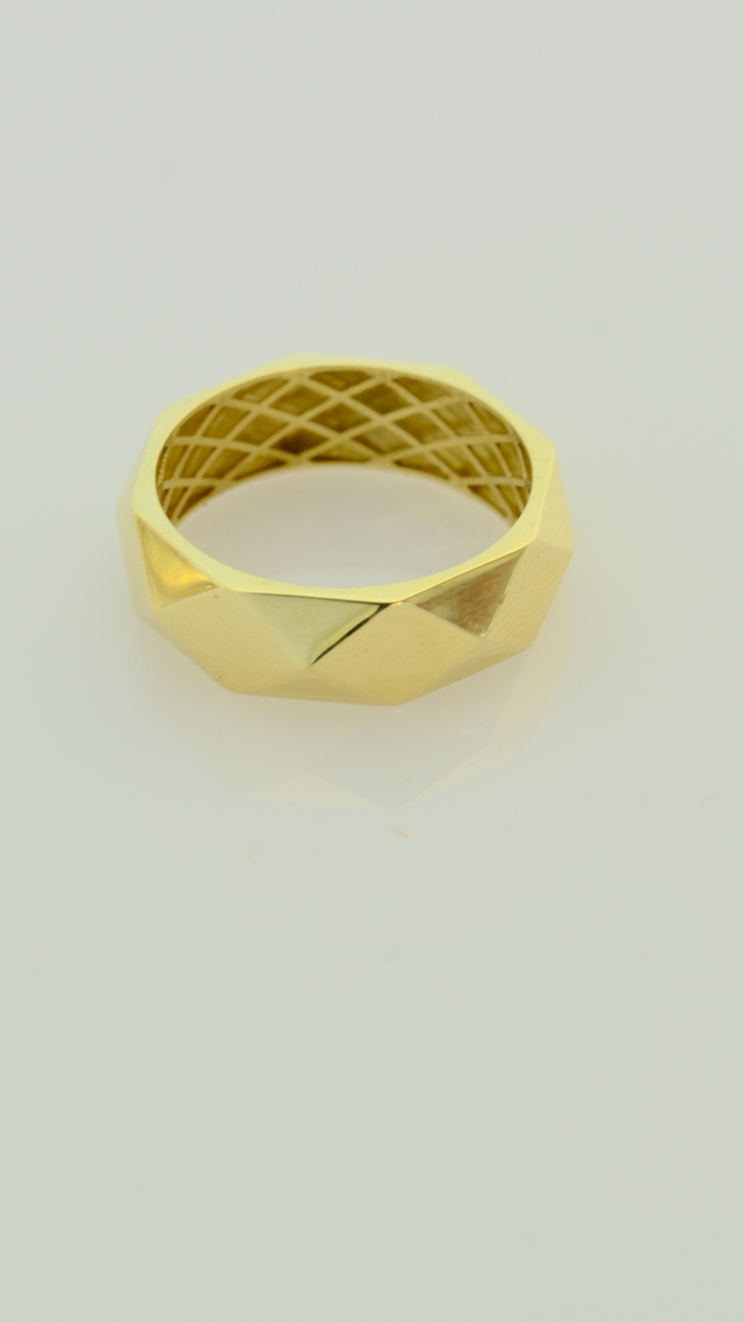 Keskin Hatlı Altın Yüzük