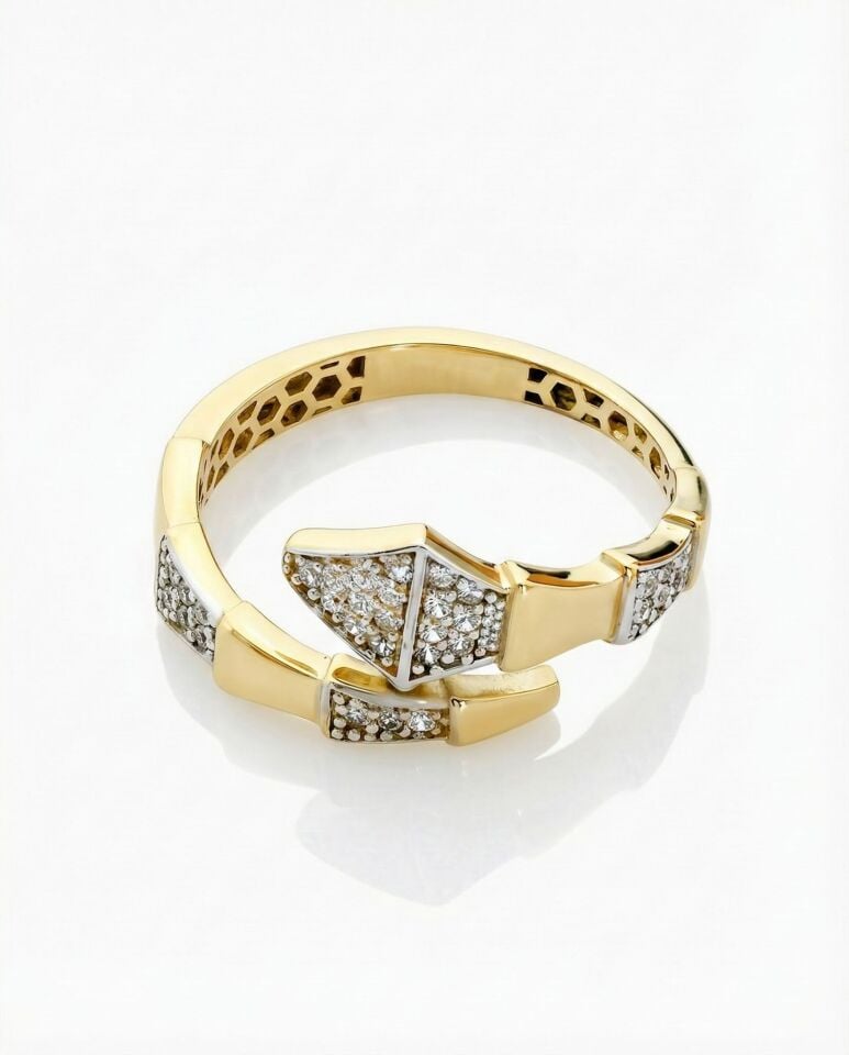 Altın Işıltılı Ok Ucu Yüzük