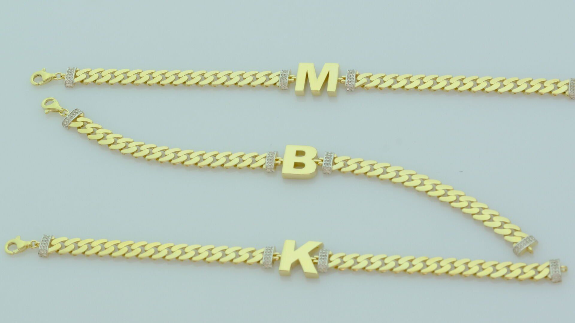 Altın B Harfi Bileklik