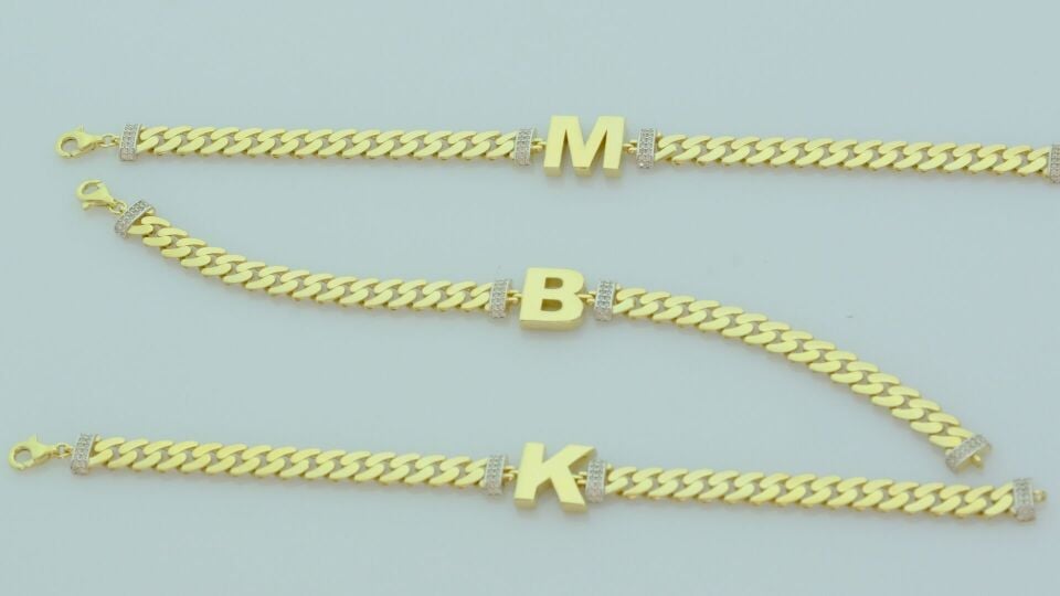 Altın B Harfi Bileklik