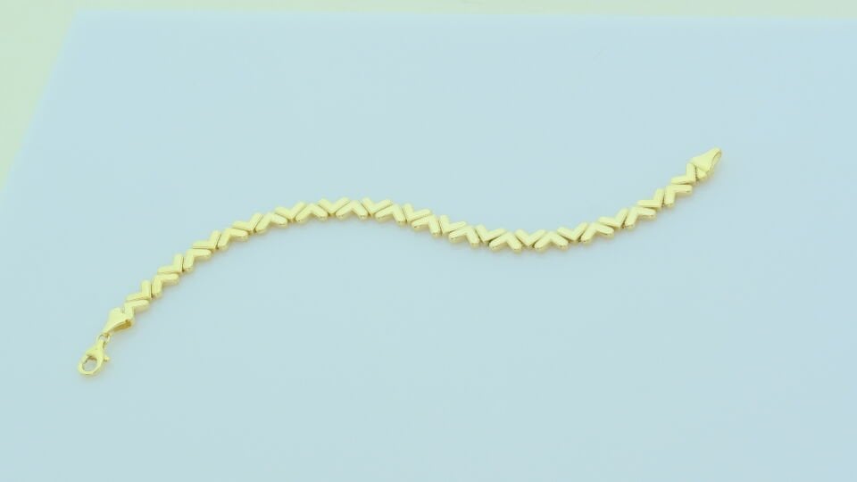 Altın V Motifli Modern Tasarım Bileklik